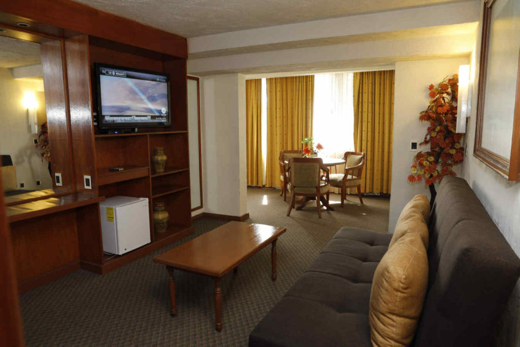 Suite Hotel Country Plaza