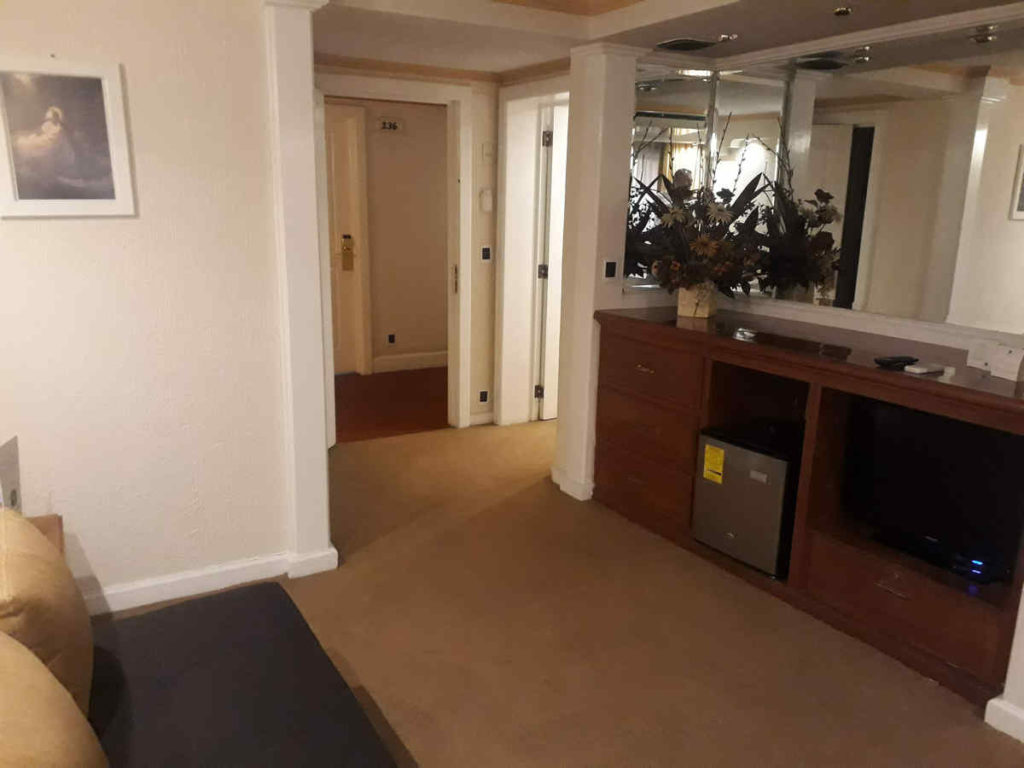 Suite Hotel Country Plaza