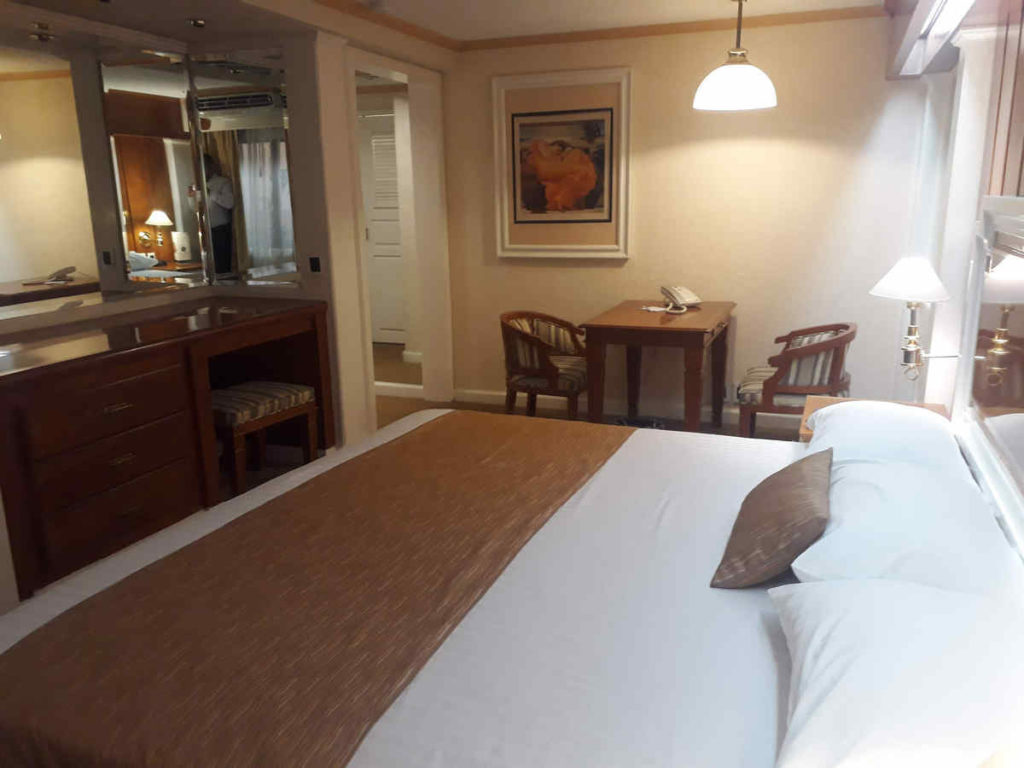 Suite Hotel Country Plaza